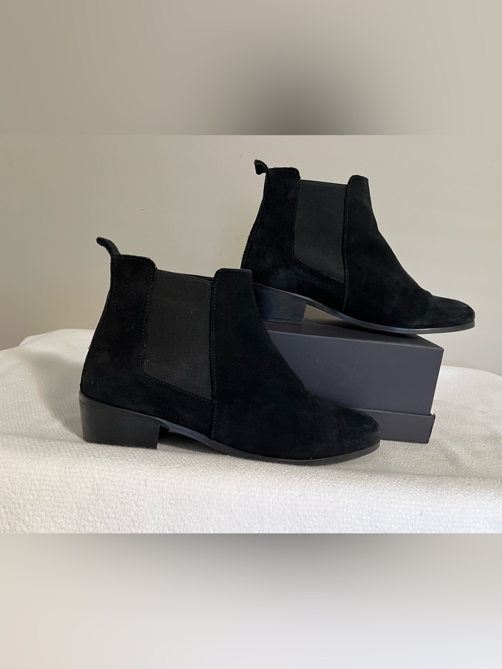 Steve Madden black suede Chelsea boot